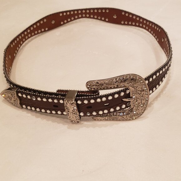 Blazin Roxx Leather Scalloped Rhinestone Concho Belt - Picture 6 of 15